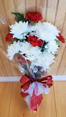 Traditional Presentation Bouquet from Bakanas Florist & Gifts, flower shop in Marlton, NJ
